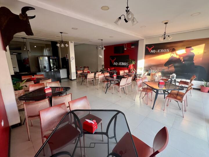 Restaurante y Cafetería Vaqueros